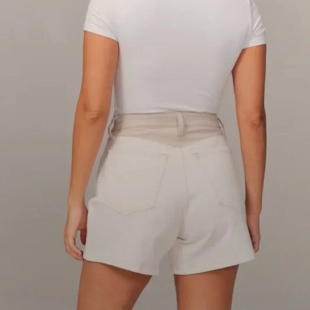 Abercrombie & Fitch Women's Size 27/4 The Dad Short High Rise White Faux Leather